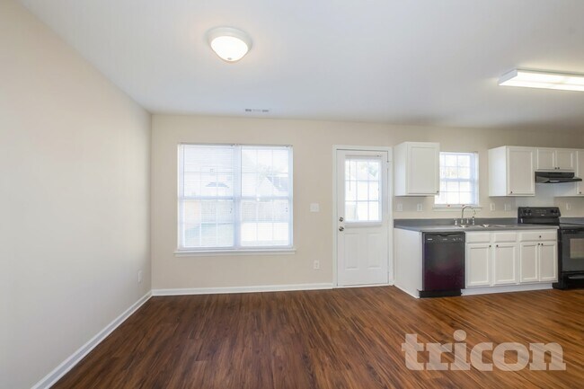 7117 Roaming Path Ct, Charlotte, NC 28214 - photo 4