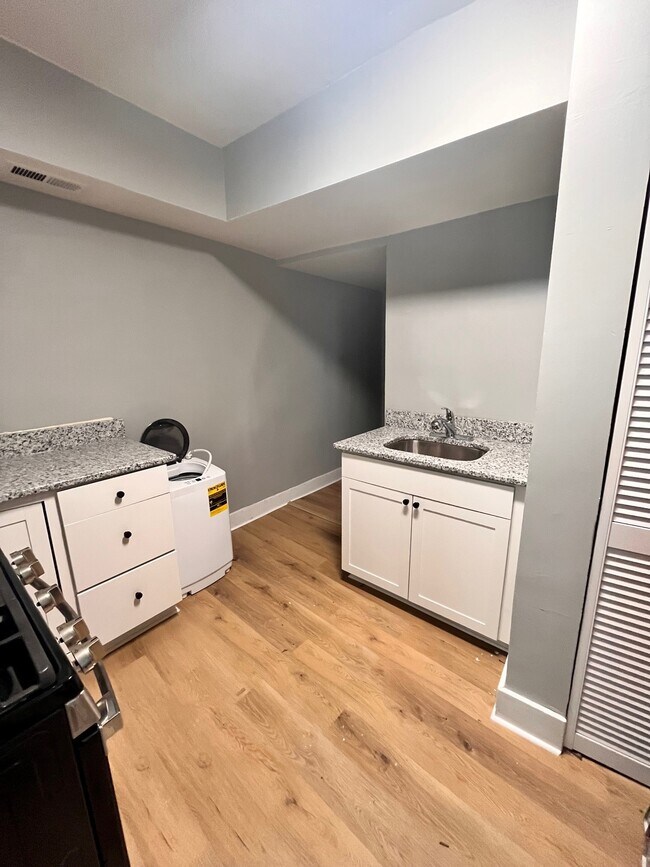 619 N 32nd St unit B, Richmond, VA 23223 - photo 5