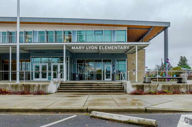 Mary Lyon Elementary School front entrance.