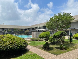 535 W Nasa Rd, Webster, TX 77598