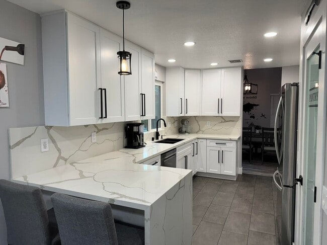 14755 Weeping Willow Ln, Fontana, CA 92337 - photo 4