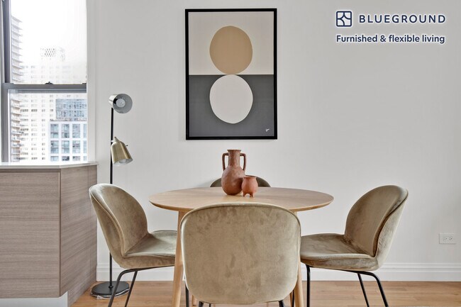 210 W 70th St unit FL8-ID148, New York, NY 10023 - photo 6