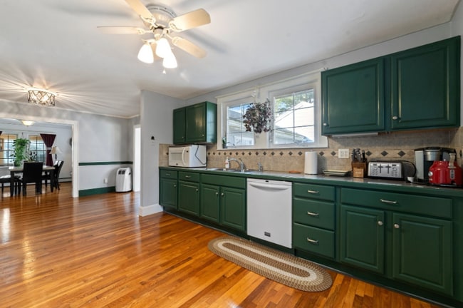 101 W Plain St, Wayland, MA 01778 - photo 7