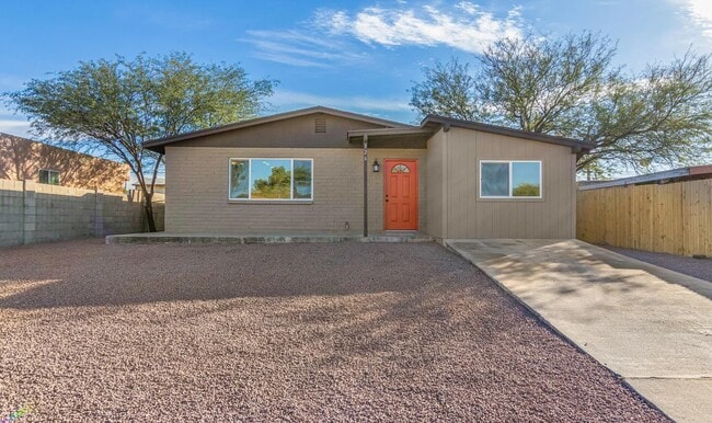 326 E Linden St, Tucson, AZ 85705 - photo 2