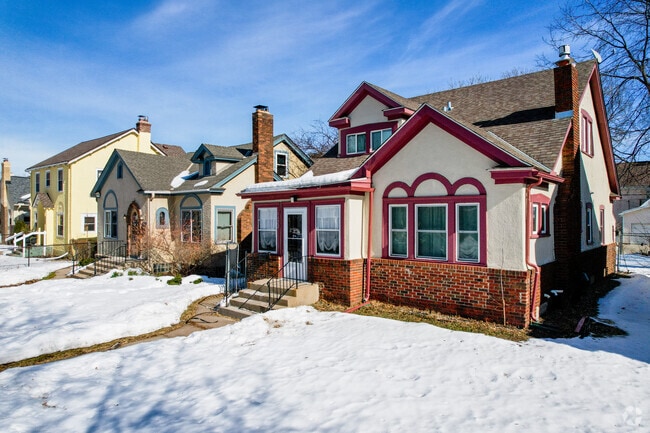 Near North offers two-story cottage homes.