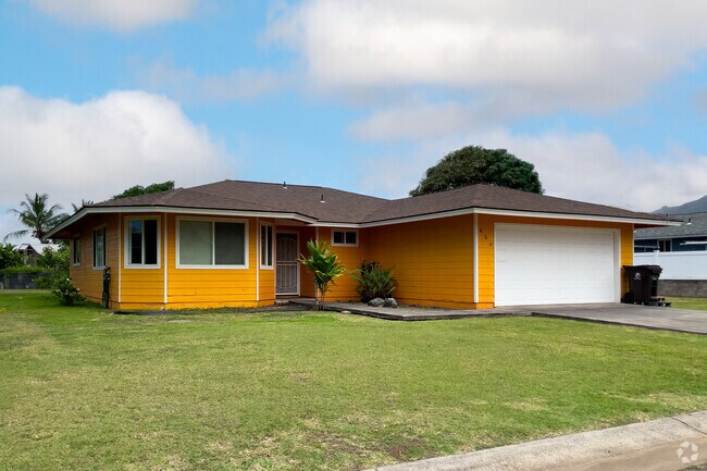 Colorful exteriors add to the charm at Waihee-Waiehu.