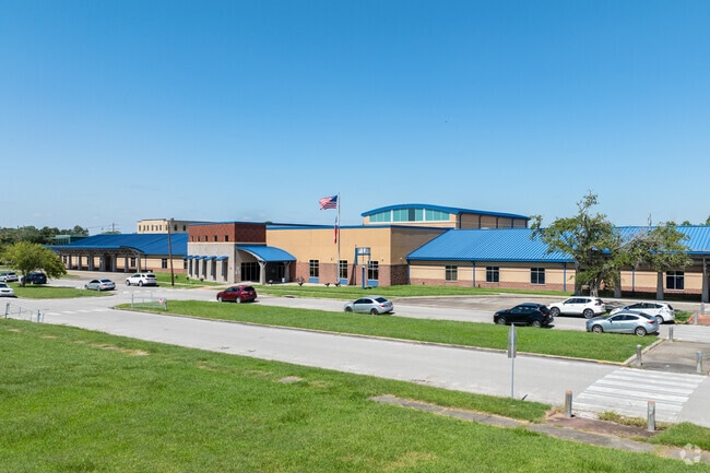 DeQueen Elementary School offers students a rigorous education.