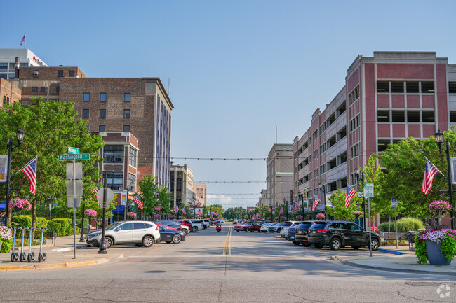 Residents of Scottsdale love the convenience of being close to Downtown South Bend.