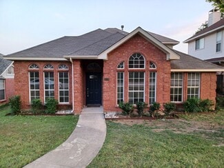 1118 Emily Ln, Carrollton, TX 75010
