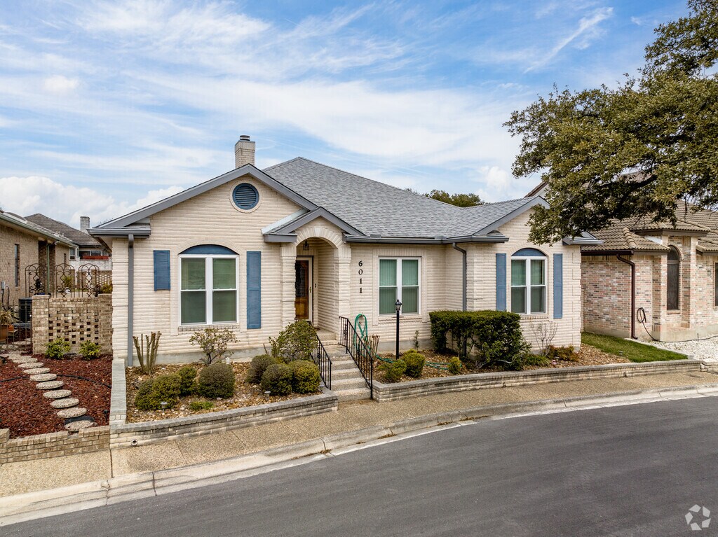 About Royal Ridge Schools, Demographics, Things to Do