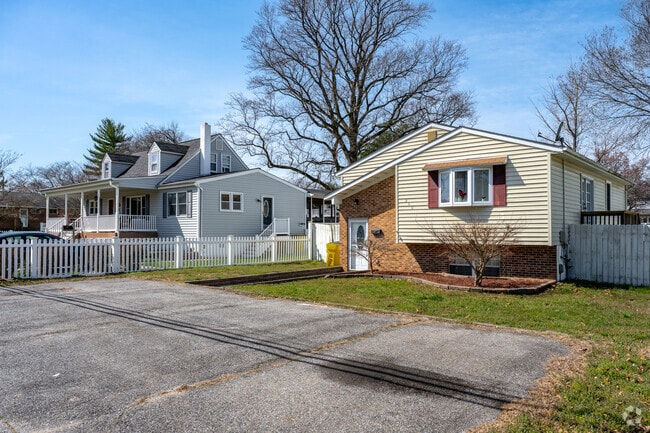 The homes in Riviera Beach come in all shapes and sizes.