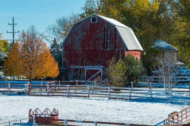 Farms and stables make up the majority of the land in Ray Lake Kettle Grove nature area.