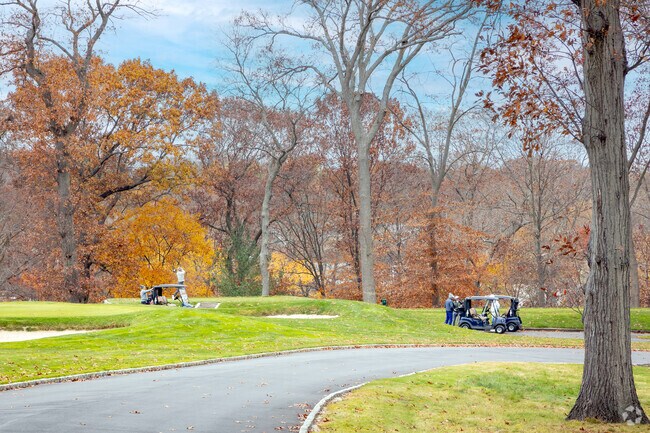 Drive the fairway at Glen Head Country Club.