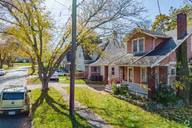 An array of architectural designs can be found in College Hill.