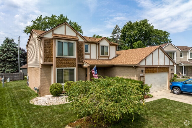 Large contemporary homes in Warren provide families with room to grow.