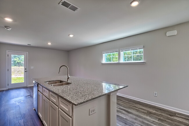 0 Longwood Rd unit 37991123, Columbia, SC 29209 - photo 5