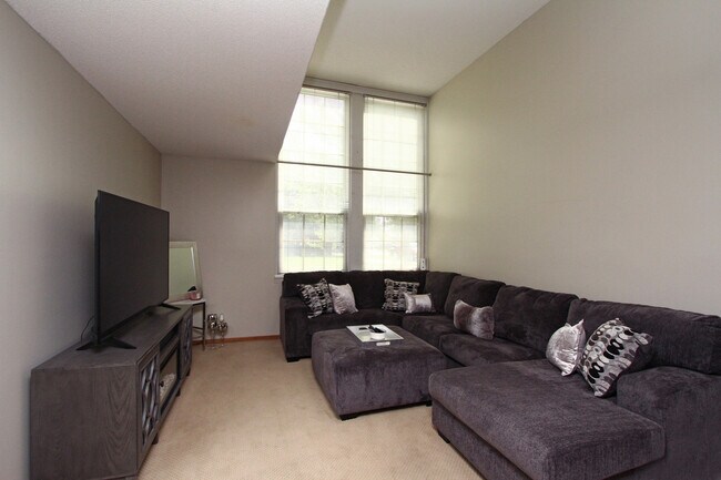 1223 N 9th St unit 205, Lincoln, NE 68508 - photo 2
