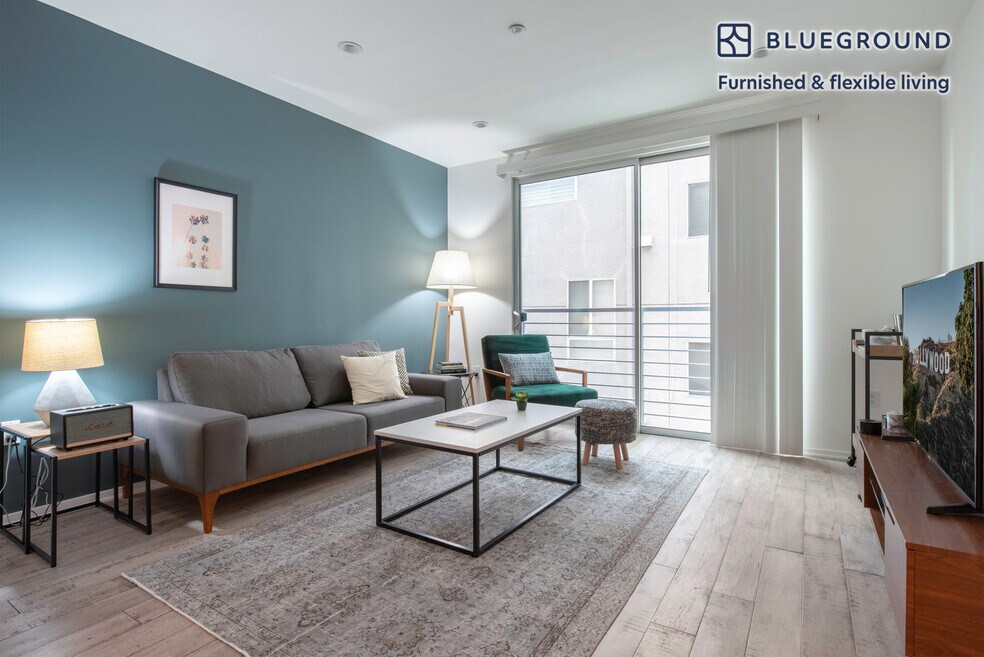 1611 S Beverly Glen Blvd unit FL3-ID80, Los Angeles, CA 90024 - photo 1