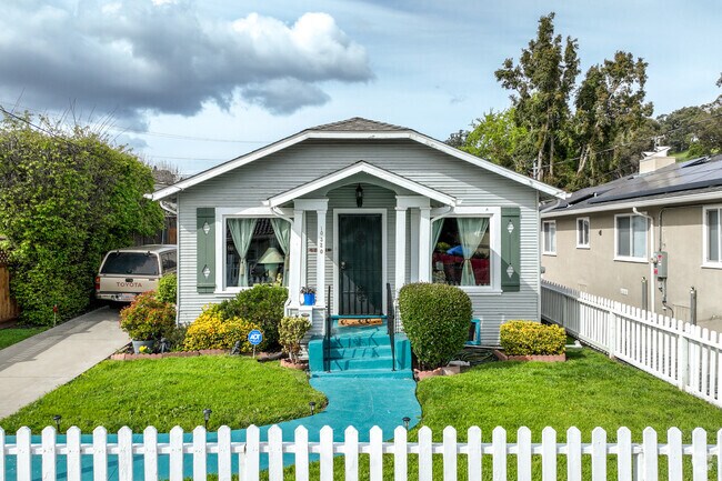 Some sweet homes with white picked fence can be seen in Foothill Square.