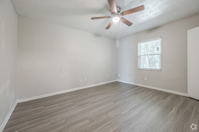 2BR, 1BA - 770SF - Bedroom 1
