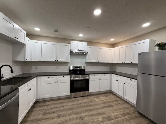 1315 Airport Rd unit 12, Ava, MO 65608 - photo 7