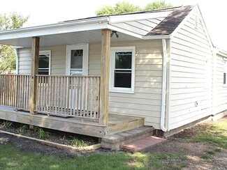 208 6th St, Colona, IL 61241