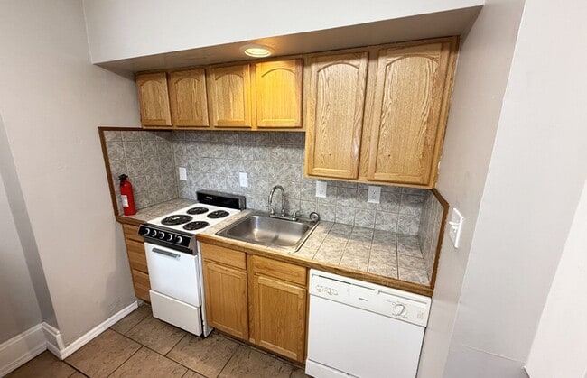 2902 Jefferson Ave unit 2902-01, Cincinnati, OH 45219 - photo 2