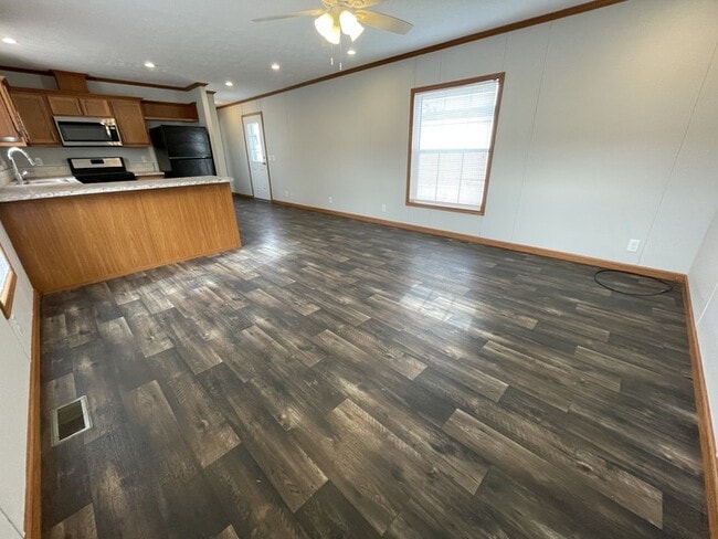 38031 Leverette Ave, Clinton Township, MI 48038 - photo 2