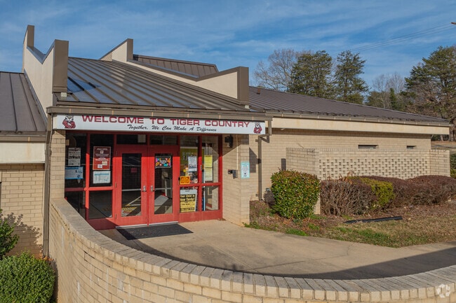 Sedalia Elementary School serves students K-5th grade.