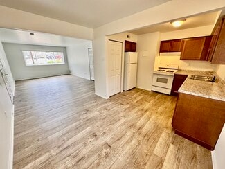 609-623 Flint Rd, Brighton, MI 48116