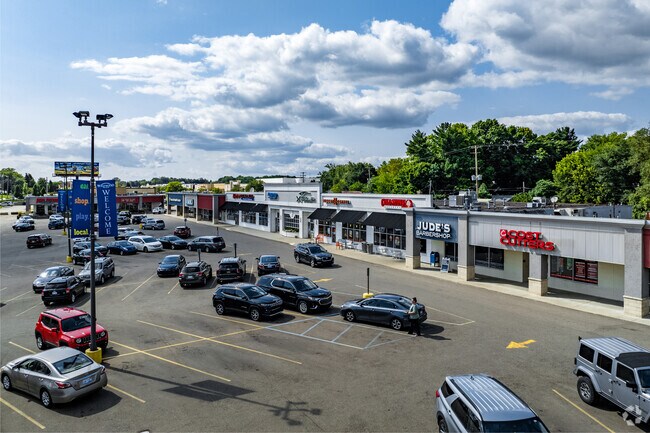 One of several shopping centers near Arcadia, this one includes Main Street Pub and Kyoto.