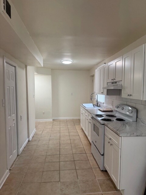 2237 Emerald Castle Dr, Decatur, GA 30035 - photo 5