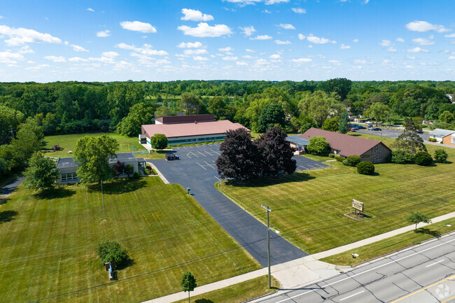 The Ann Arbor Adventist Elementary School is conveniently located off one of Ann Arbor's roads.