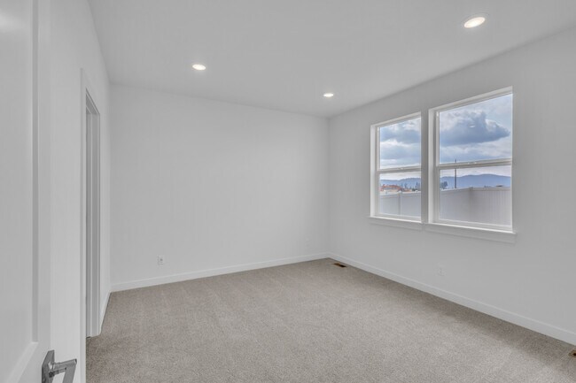 3277 N Darwin Fox St S unit 36630875, Post Falls, ID 83854 - photo 4