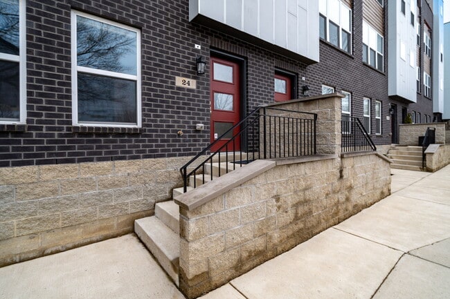 24 S Patterson Blvd, Dayton, OH 45402 - photo 3