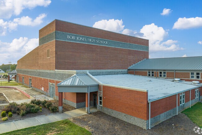 In Edgewater you have Bob Jones High School the top rated high school in Madison County.