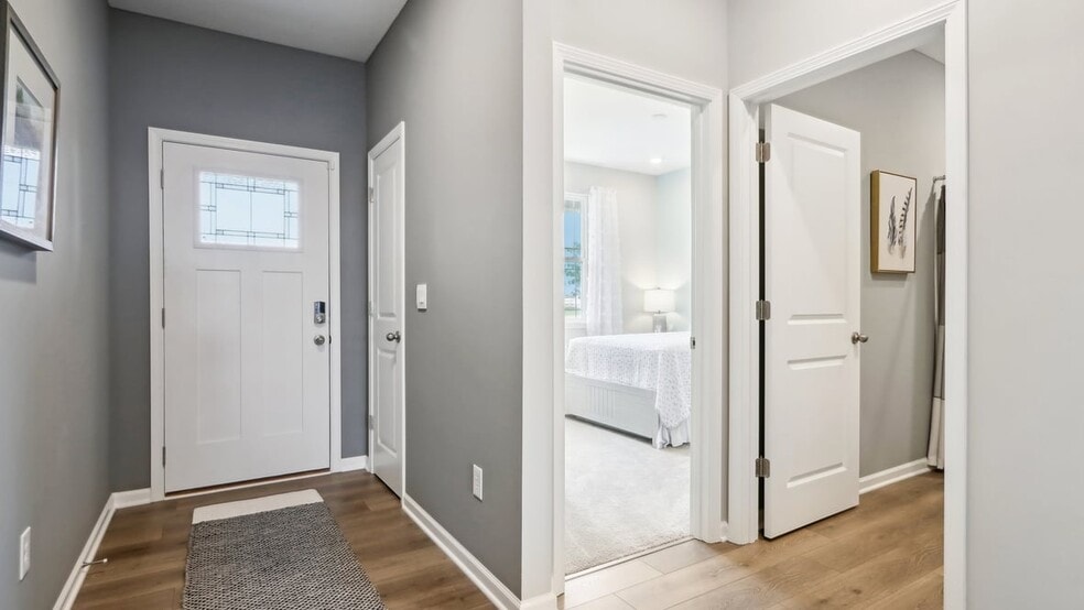 1366 Foxtail Ln, Whiteland, IN 46184 - photo 1