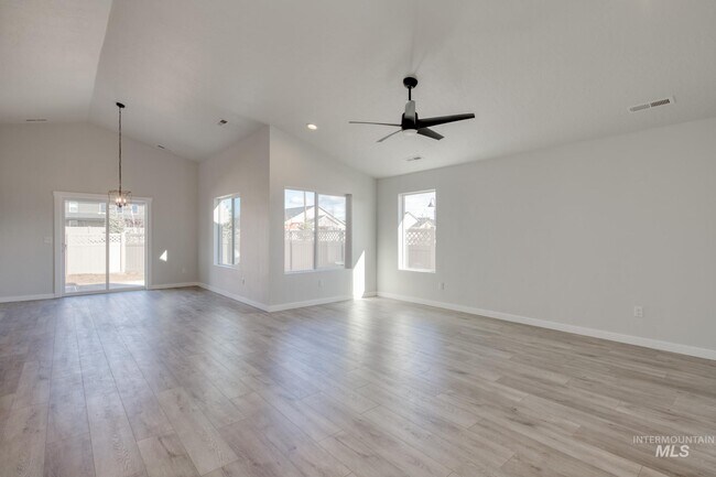 19343 Schooner Ave, Caldwell, ID 83605 - photo 5