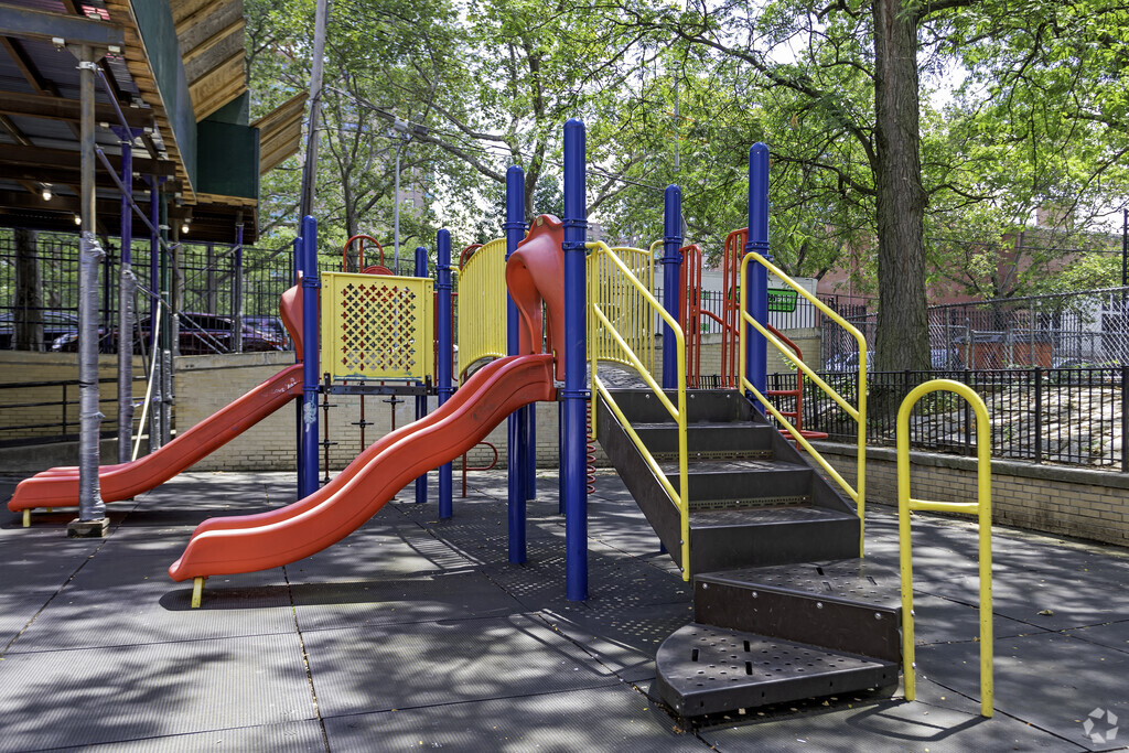 Woodstock: PS 140 The Eagle School has a wonderful playground for the kids to enjoy.