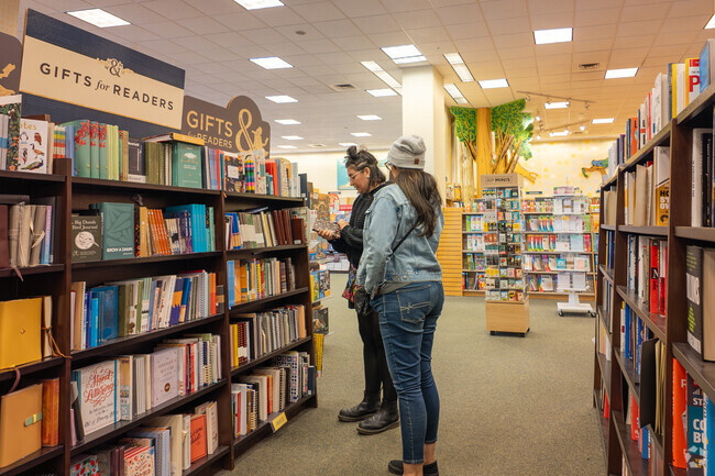 Eagle Glen residents can enjoy the nearby Barnes & Noble for a new read.