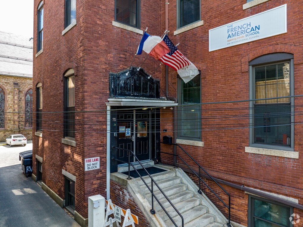 Welcome to French-American School of Rhode Island in Fox Point.