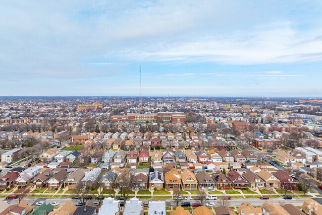 Cragin mixes commercial hubs and modest residential blocks.