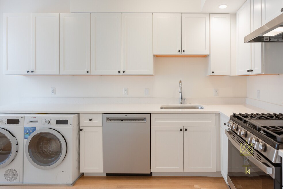 5 Davis Ave unit 6, Brookline, MA 02445 - photo 1