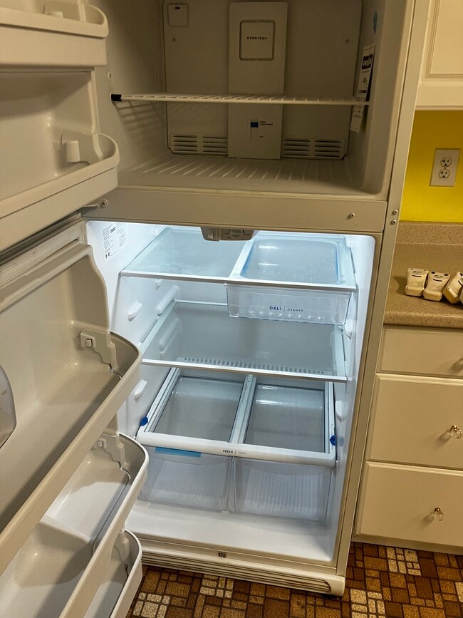 13 Grubb St unit second floor, Poughkeepsie, NY 12603 - photo 4