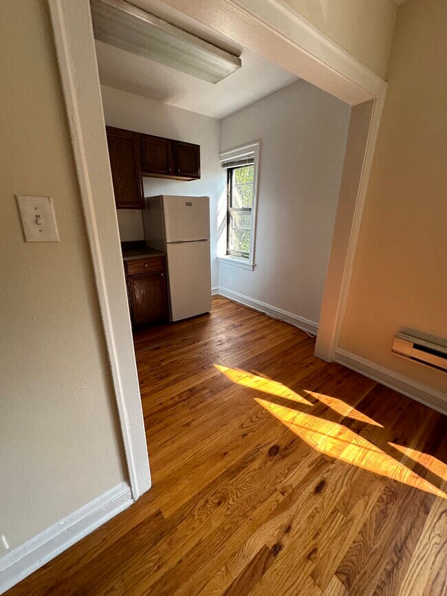 556 W Wellington Ave unit 314, Chicago, IL 60657 - photo 4