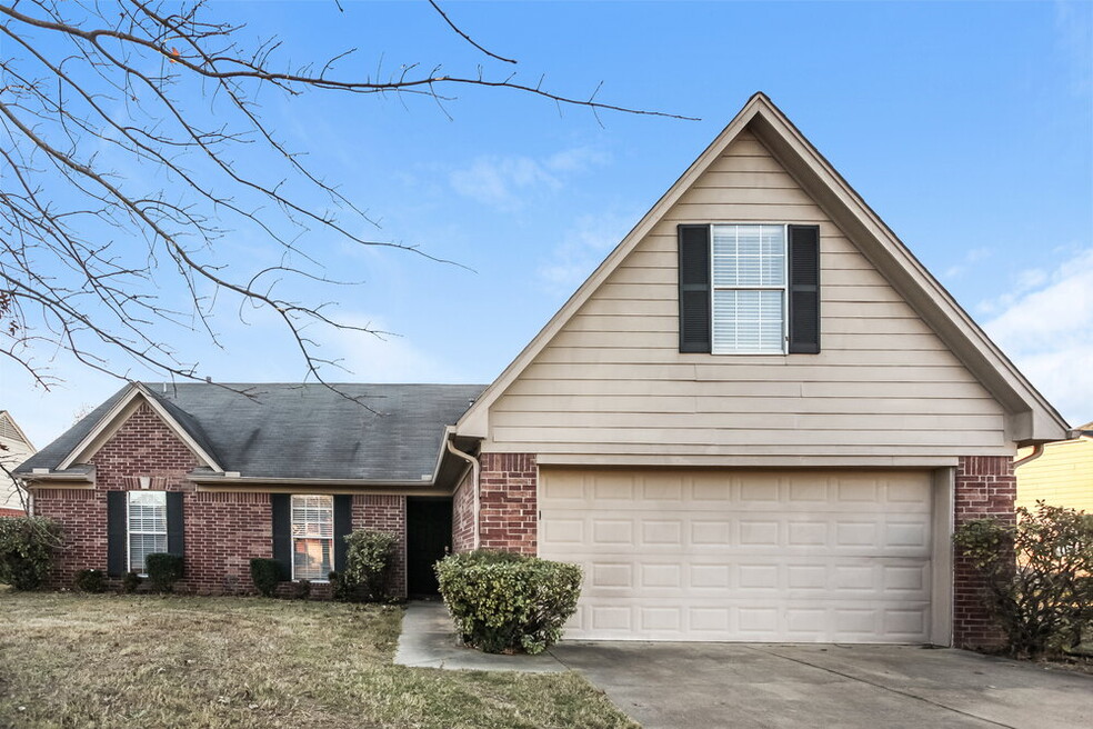 6325 Sandbourne E, Olive Branch, MS 38654 - photo 1