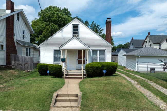 Bungalow style homes can be found throughout the Southwest Canton neighborhood.