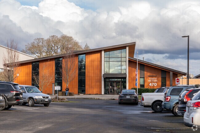 St. Helens High’s student-based auto diagnostic and repair business is the first high-school-based shop recognized as an “Approved Care Center” by AAA in the country.