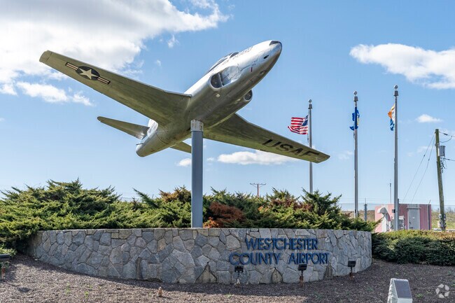 Westchester County Airport is located 21 miles east of Bardonia.