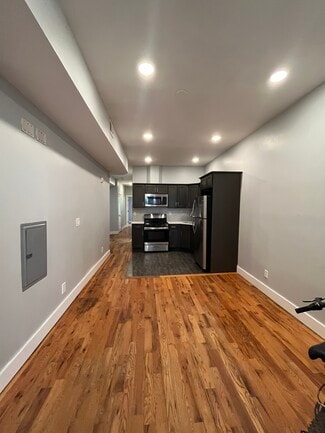 19 Jewett Ave Unit 1F, Jersey City, NJ 07304